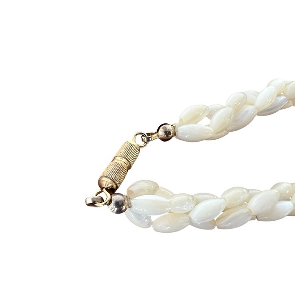 Vintage Rice Pearl Necklace Mother of Pearl Onyx Black Twisted Clip Earrings Set - Picture 8 of 9